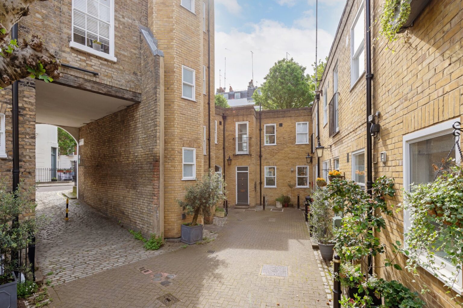 Clearwater Terrace 3 Bed Mews House For Sale Holland Park, W11