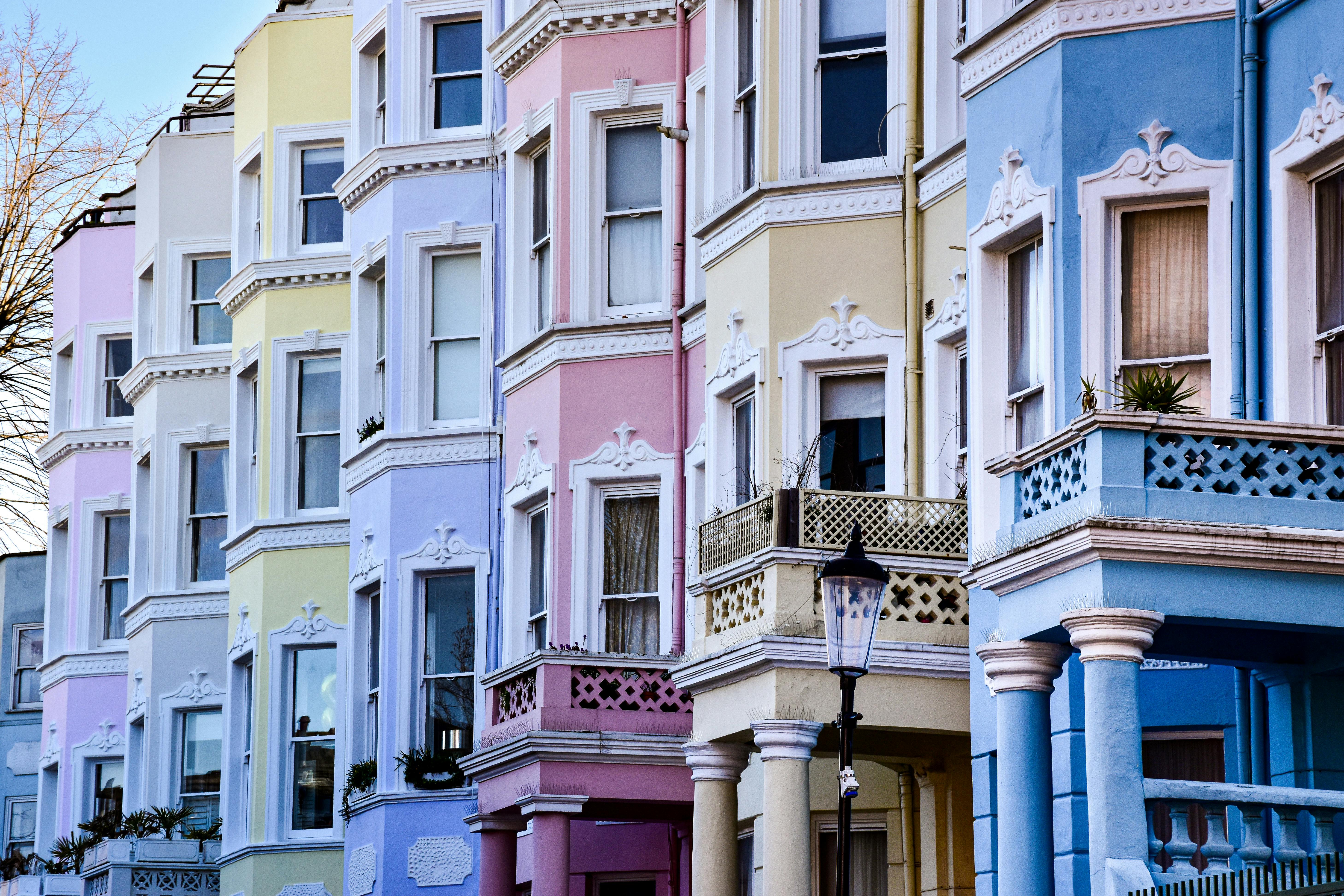 Notting Hill Is Perfect For Those Looking To Rent Or Buy A House In London, Close To Restaurants And Shops