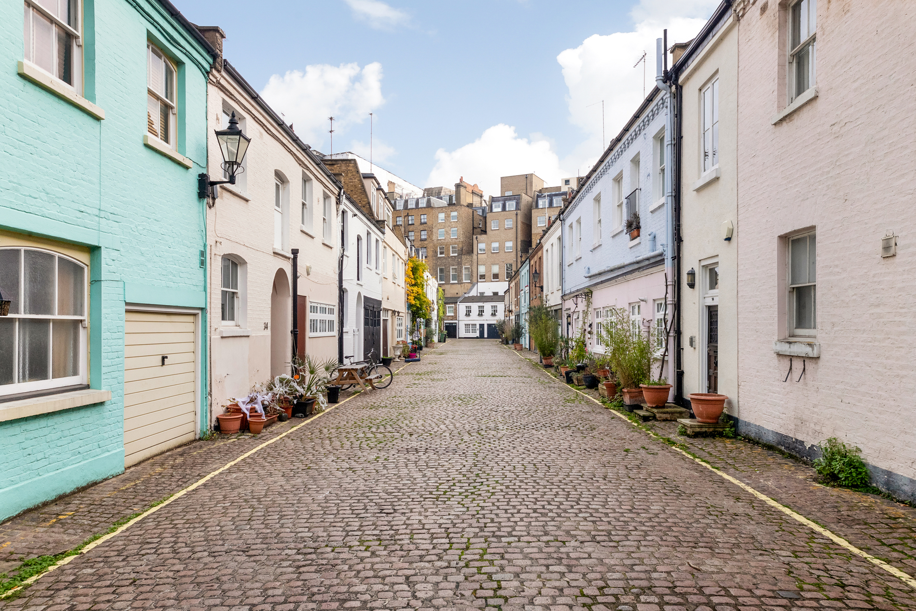 Mews Street In London With A Mews House To Buy