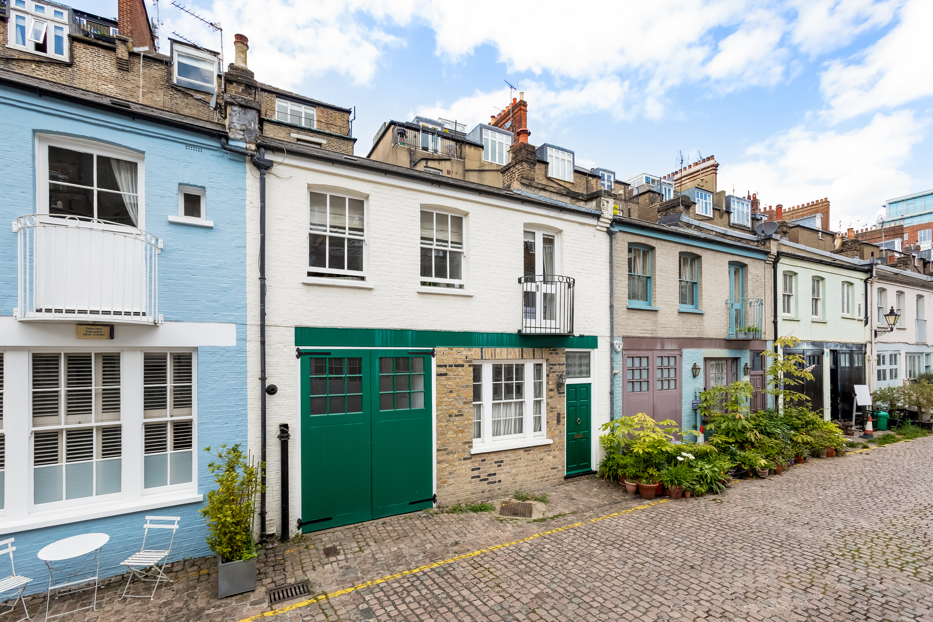 Beautiful Mews Street In South Kensington