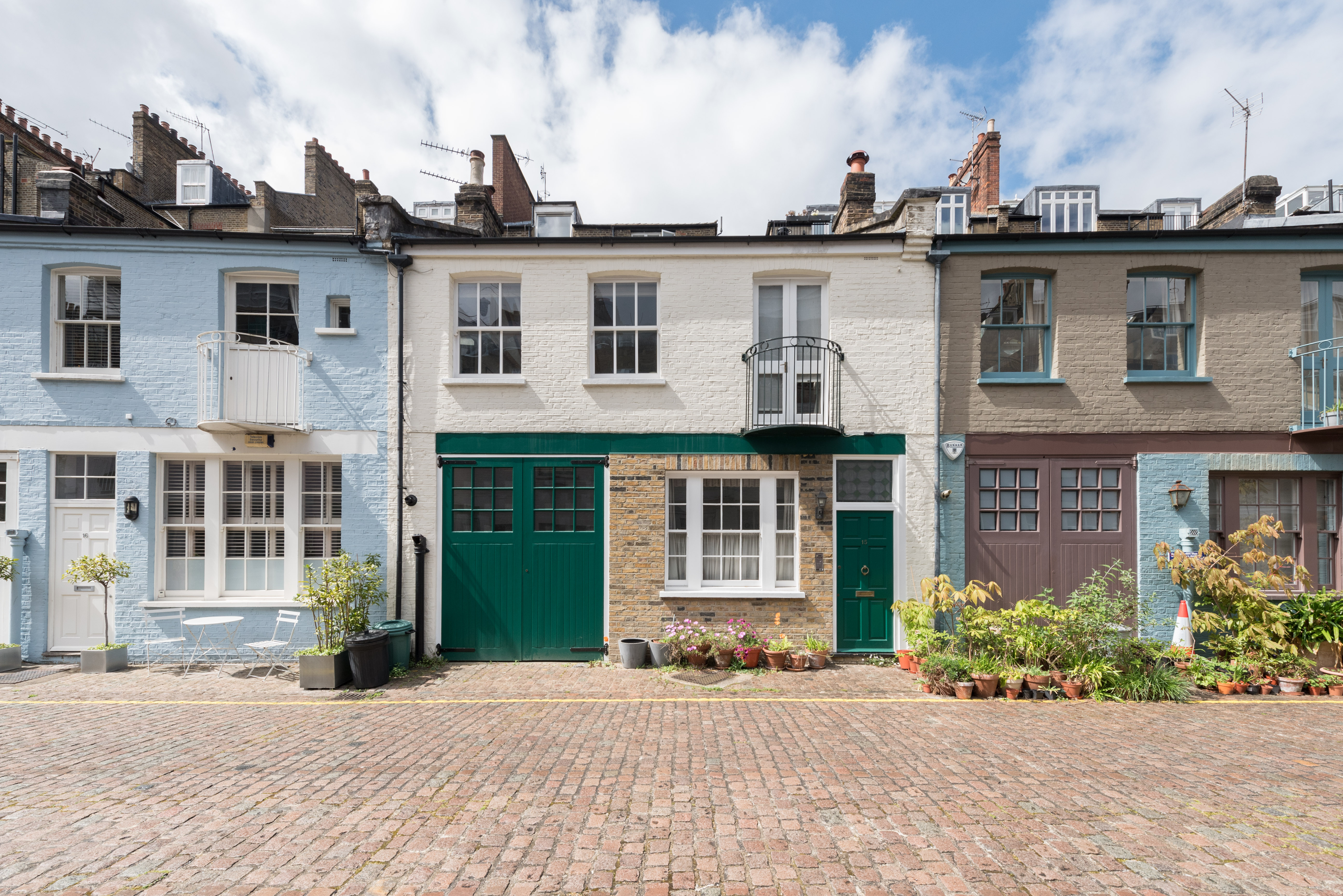 Lurot Brand has the knowledge of many London Mews properties for individuals looking for a unique home